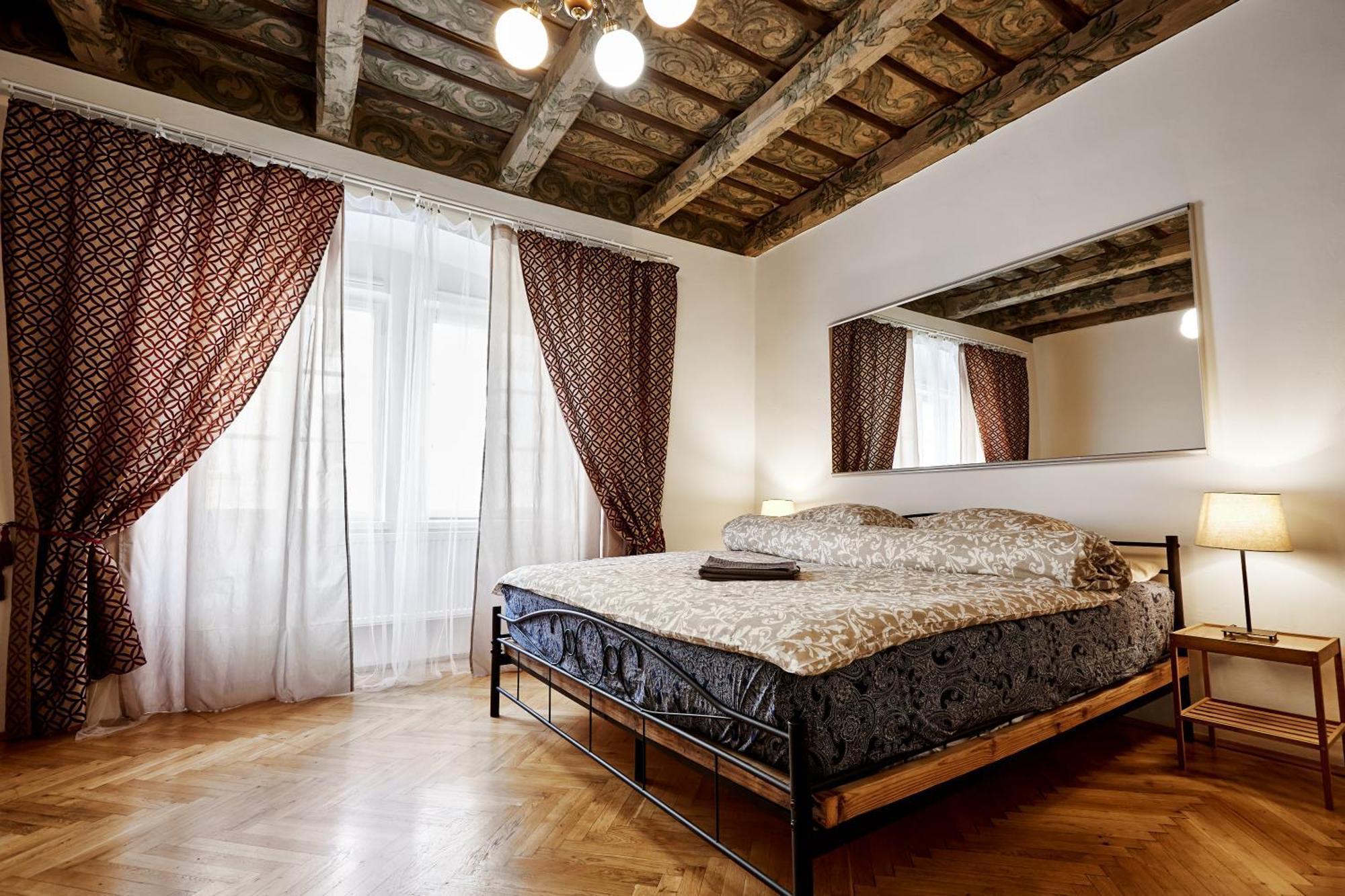 Ferienwohnung At The Blue Lion & Parking Assistance Prag Exterior foto