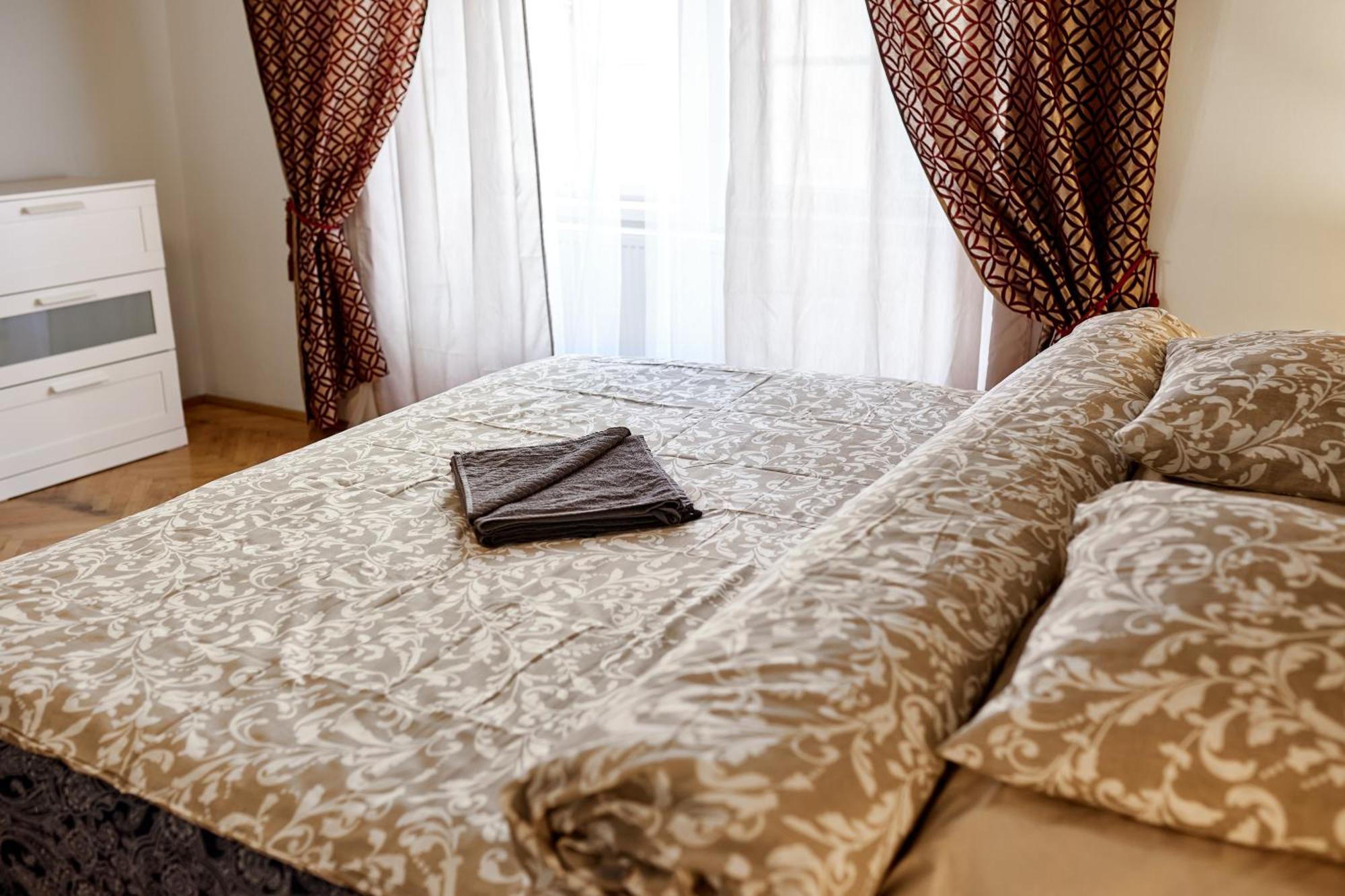 Ferienwohnung At The Blue Lion & Parking Assistance Prag Exterior foto