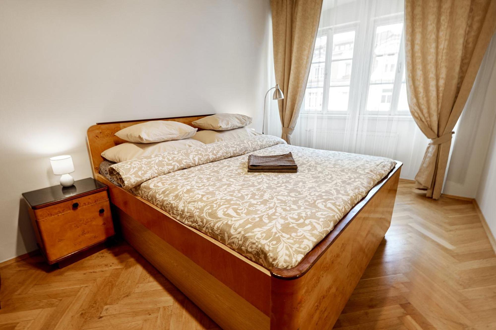Ferienwohnung At The Blue Lion & Parking Assistance Prag Exterior foto